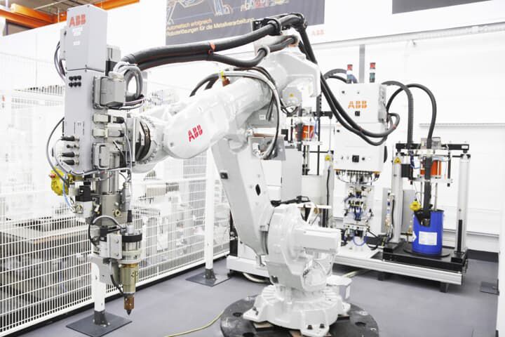 Recycling Ageing Robots with ABB